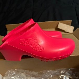 NIB: Calzuro Classic Hot Pink Nurse Shoes